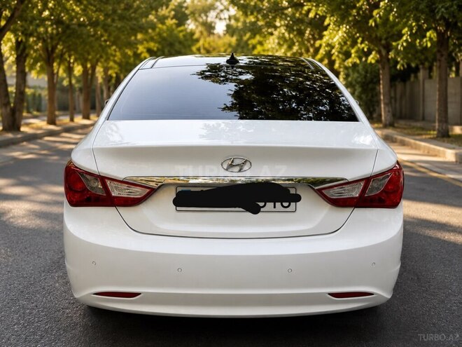 Hyundai Sonata-2