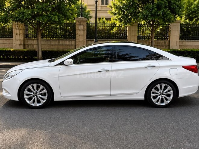 Hyundai Sonata-4