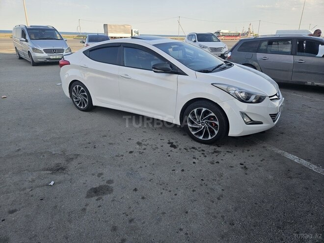 Hyundai Elantra-9