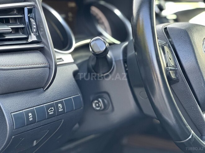 Toyota Camry-11