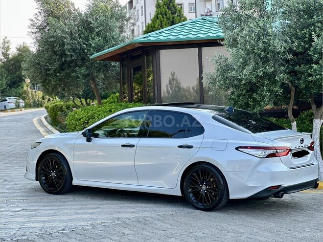Toyota Camry-18
