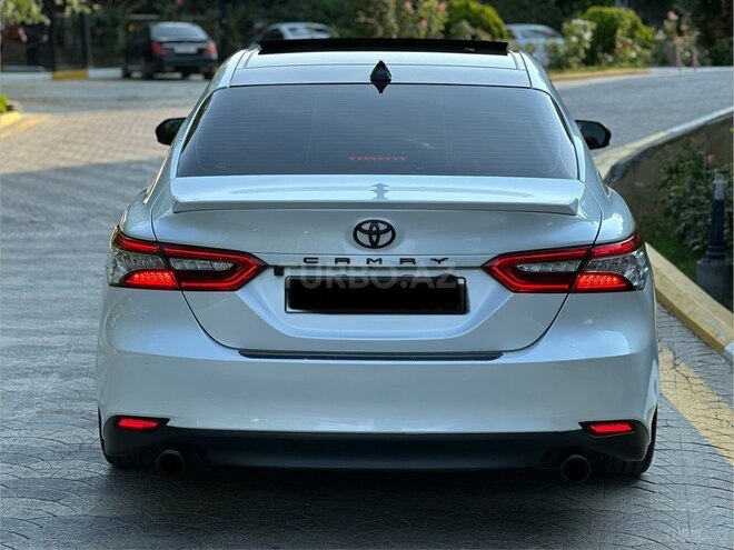 Toyota Camry-5