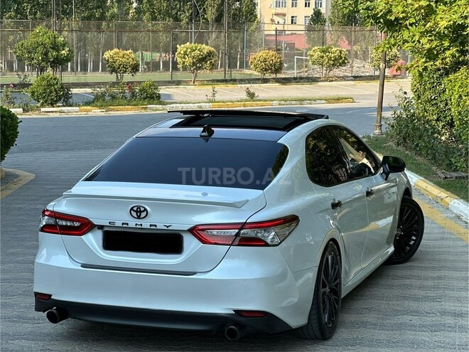 Toyota Camry-15