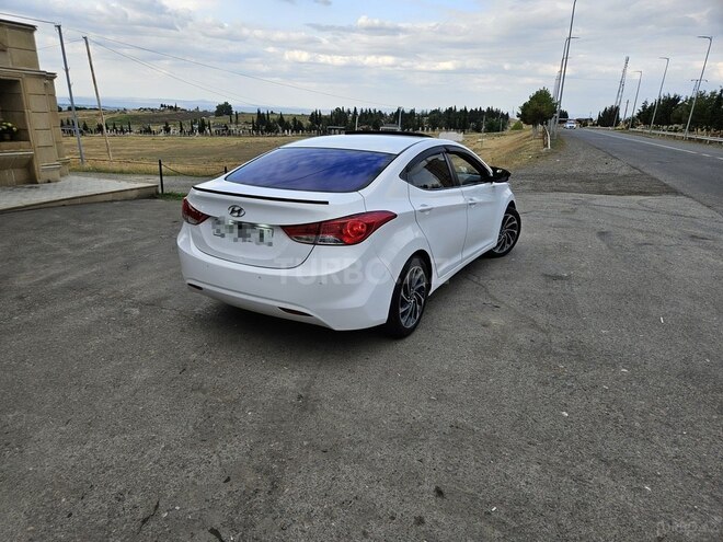 Hyundai Elantra-7