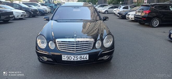Mercedes E 220-1