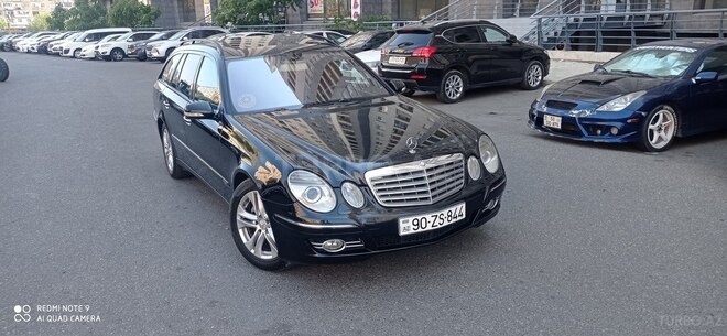 Mercedes E 220-11