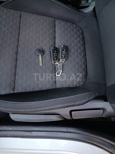 Kia Rio-17