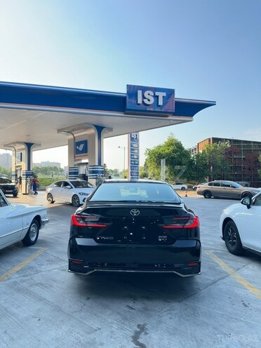 Toyota Camry-5