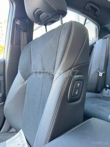 Toyota Camry-13