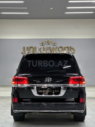 Toyota Land Cruiser-10
