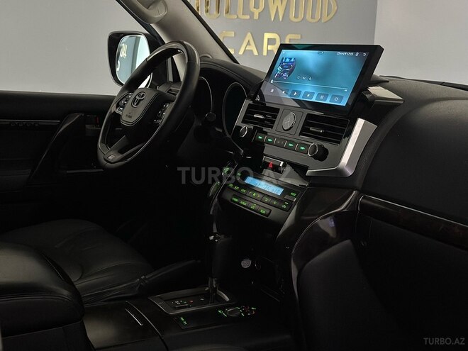 Toyota Land Cruiser-13