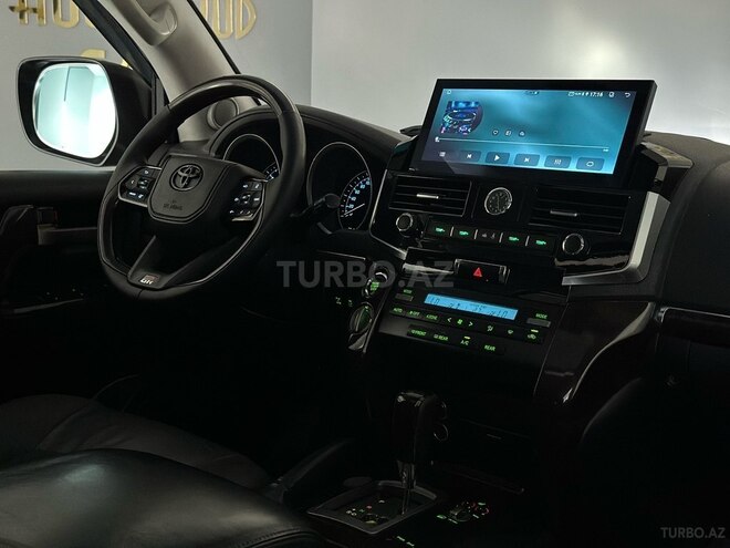 Toyota Land Cruiser-16