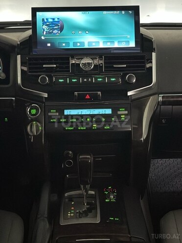 Toyota Land Cruiser-17