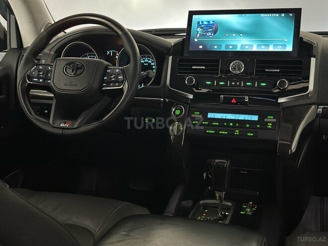 Toyota Land Cruiser-14