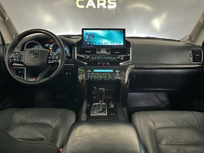Toyota Land Cruiser-18
