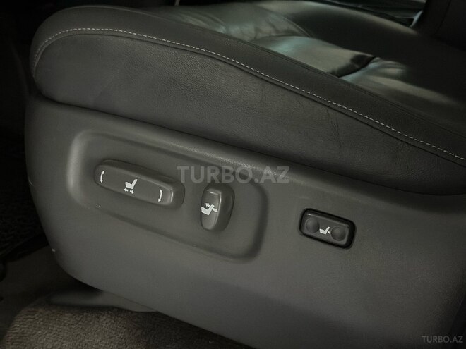 Toyota Land Cruiser-39