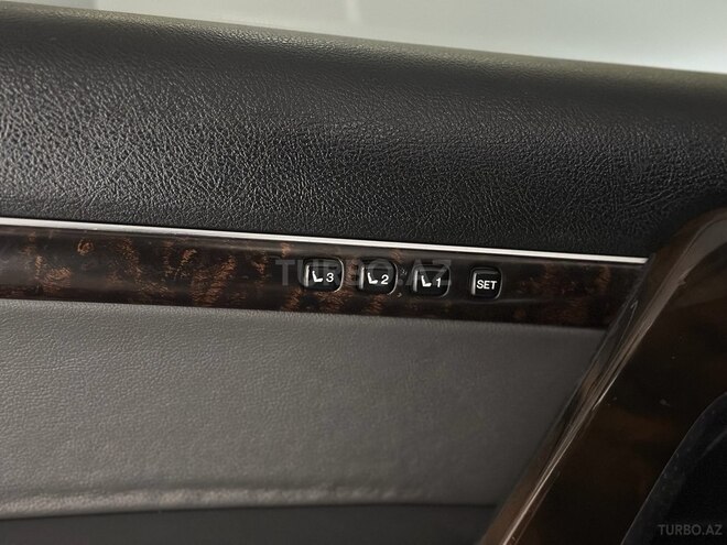 Toyota Land Cruiser-41