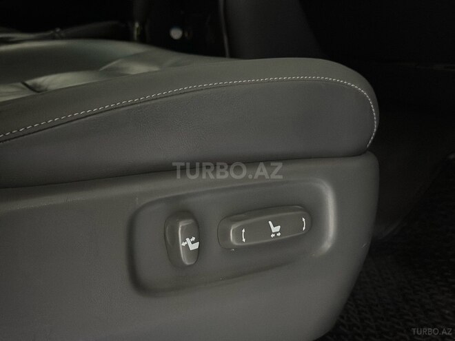 Toyota Land Cruiser-43