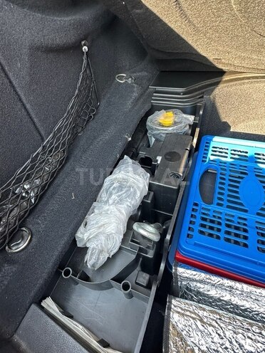 Mercedes E 250-8