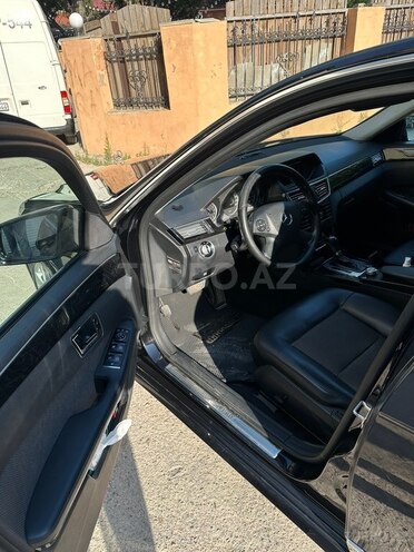 Mercedes E 250-10