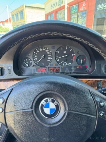 BMW 528-4