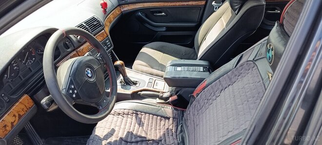 BMW 528-6