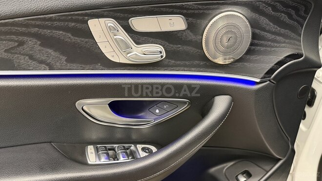Mercedes E 200 4MATIC-13