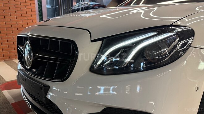 Mercedes E 200 4MATIC-11