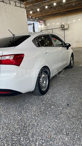Kia Rio-4