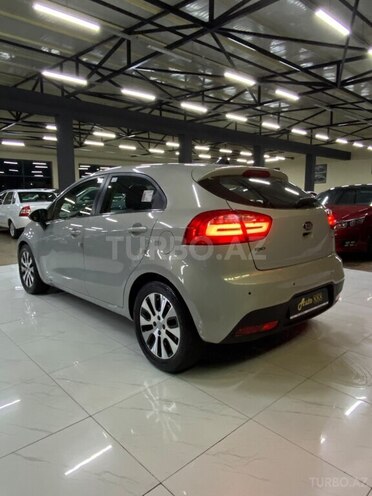 Kia Rio-4