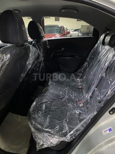 Kia Rio-9