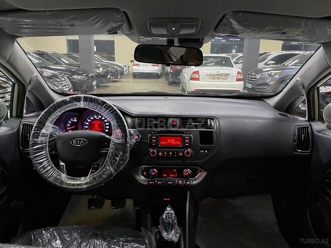 Kia Rio-11
