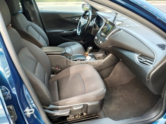 Chevrolet Malibu-9