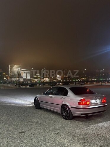 BMW 320-3