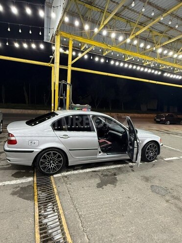 BMW 320-2