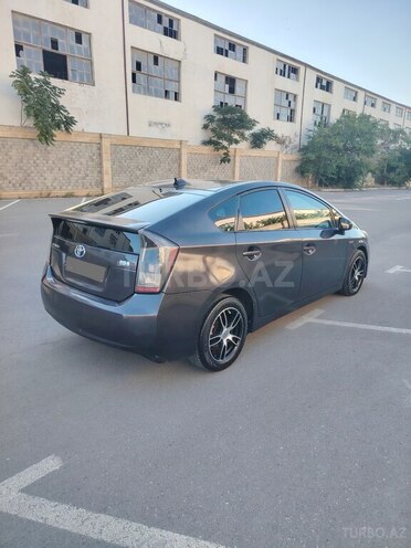 Toyota Prius-2