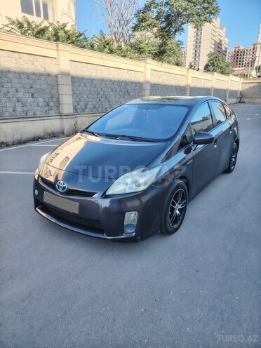 Toyota Prius-5