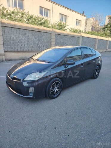 Toyota Prius-7