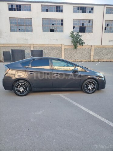 Toyota Prius-11