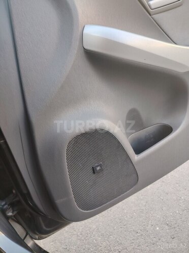 Toyota Prius-18