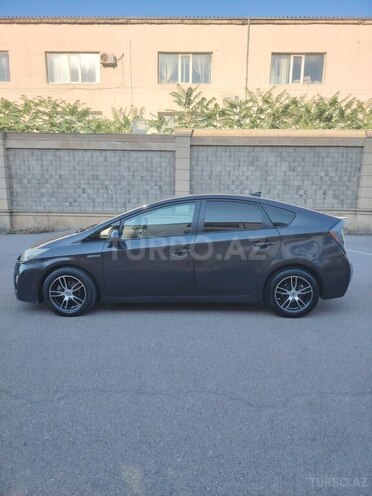 Toyota Prius-17