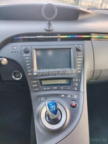 Toyota Prius-15