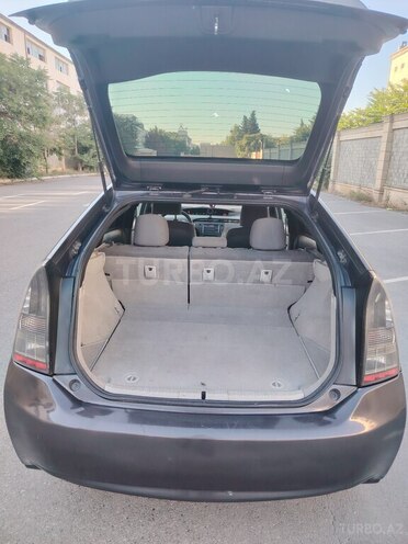 Toyota Prius-21