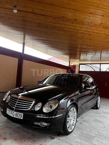 Mercedes E 220-1
