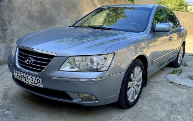 Hyundai Sonata-1