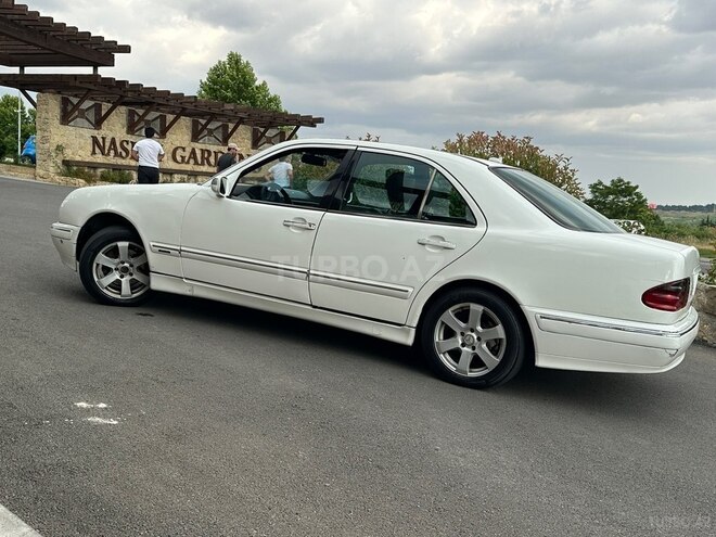Mercedes E 220-4