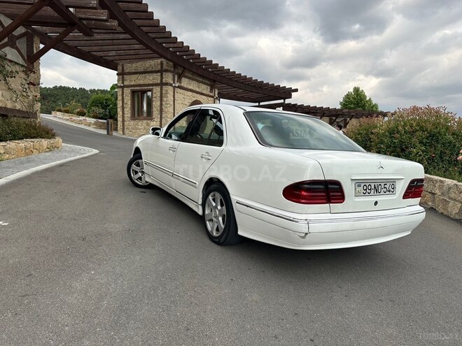 Mercedes E 220-8