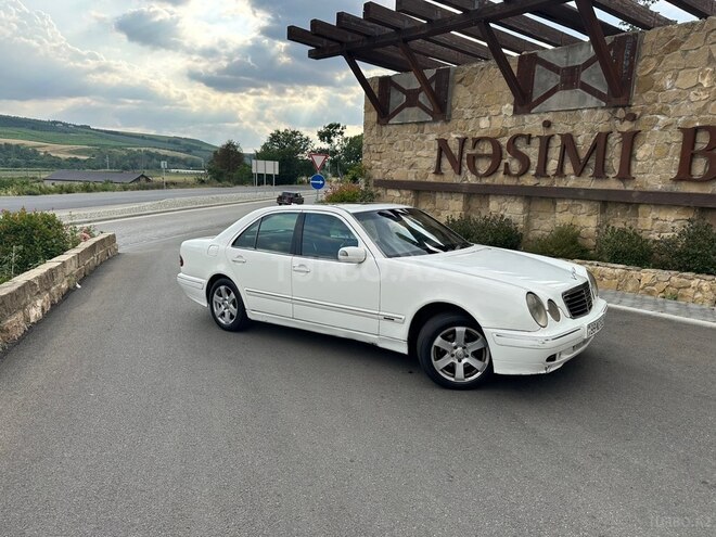 Mercedes E 220-6