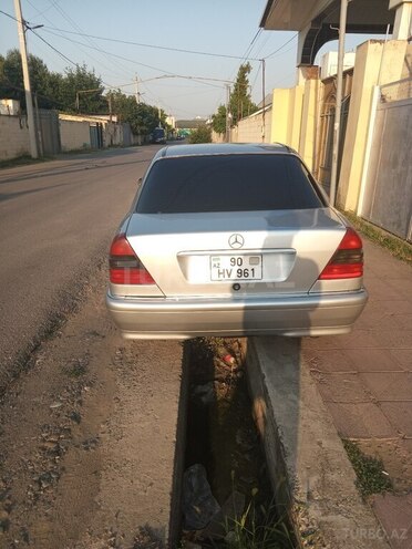 Mercedes C 220-2