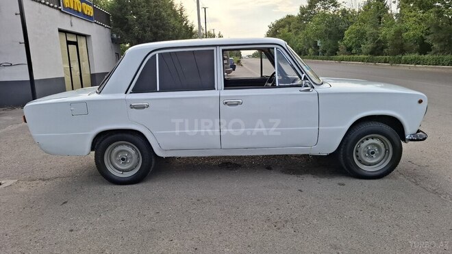 LADA (VAZ) 21011-4
